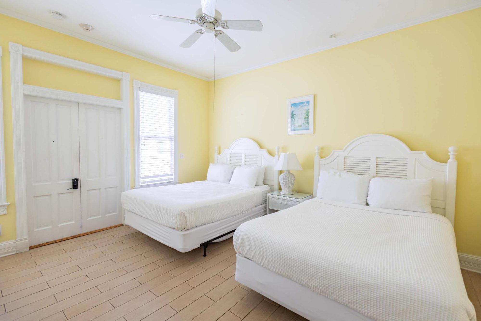Deluxe Queen At The Curry Mansion - Parking & Heated Pool! Кей Уест Екстериор снимка