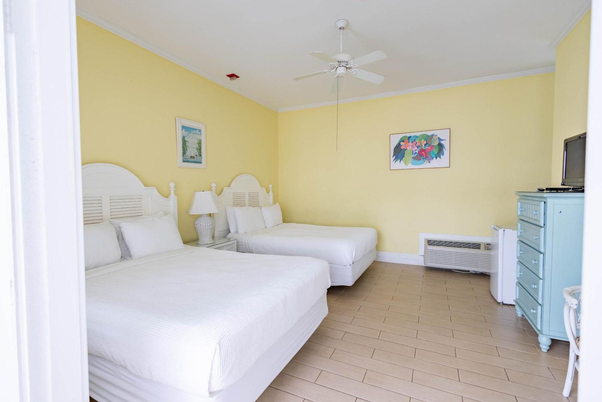 Deluxe Queen At The Curry Mansion - Parking & Heated Pool! Кей Уест Екстериор снимка
